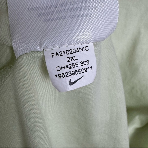 Nike Essentials Short Sleeve Tee - Picture 3 of 8